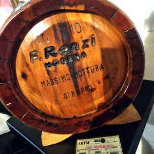 particolare frtonale della botte di legno personale dello chef Massimo Bottura, presso l'acetaia Renzi di Modena.